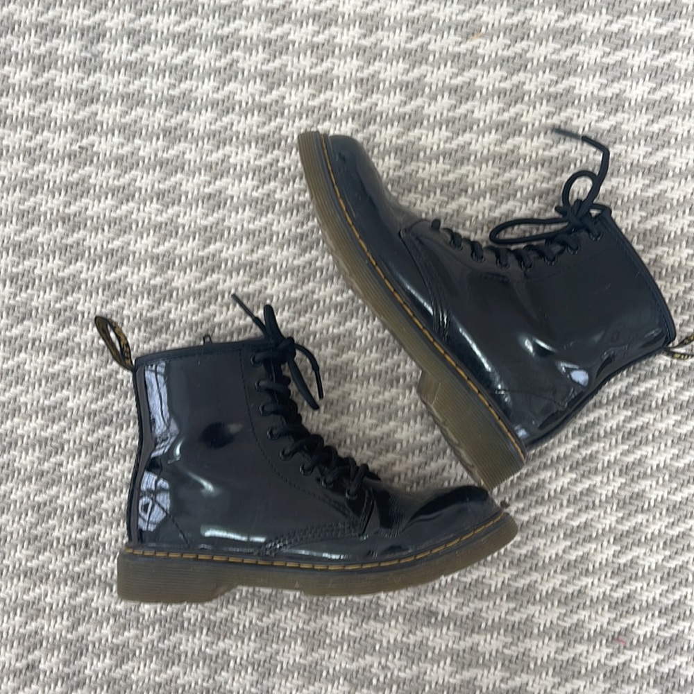 Dr. Martens JUNIOR 1460 PATENT LEATHER LACE UP BOOTS